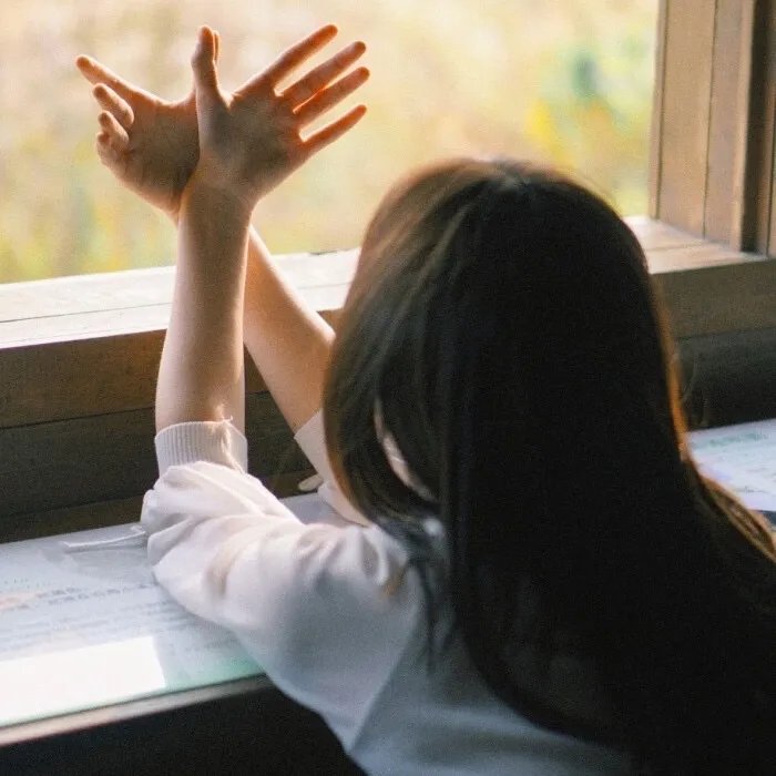 女儿别哭，妈妈爱你